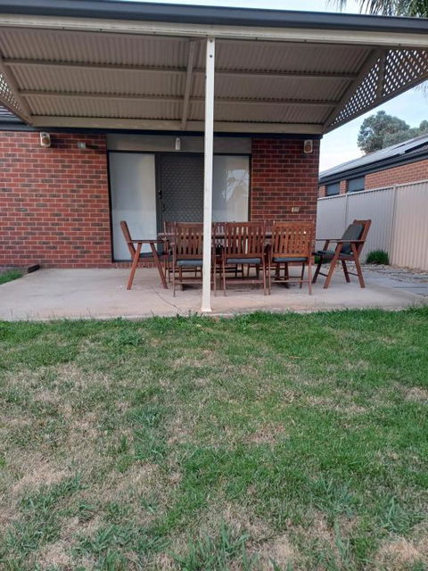 A Beautiful And Spacious Home. - Taree Accommodation 2