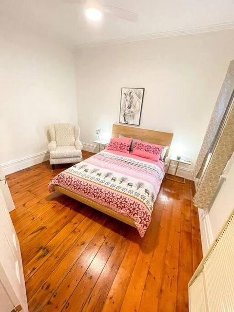 A Beautiful Terrace House With Parking & Courtyard - Taree Accommodation 4