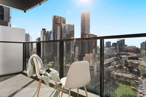 A Cozy Apt With City Views Near Crown Casino - Taree Accommodation 0