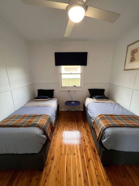 A Delightful Two-bedroom Cottage On Toowoon Bay. - Taree Accommodation 2