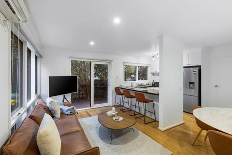 A Home Away From Home In Geelong - Taree Accommodation 0