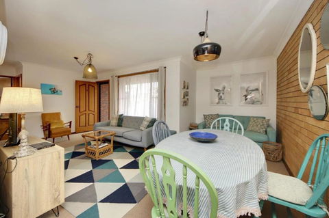 A Little Getaway - 17 Lawson St SWR - Taree Accommodation 4