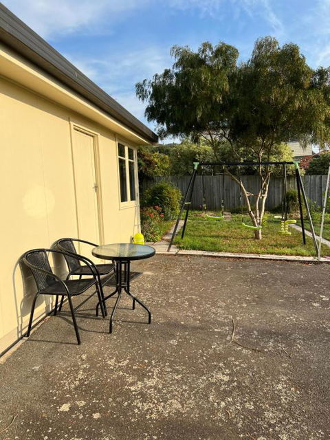 A Lovely Studio In Kings Meadows - Taree Accommodation 4