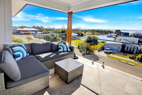A Magnetic Retreat - Taree Accommodation 0