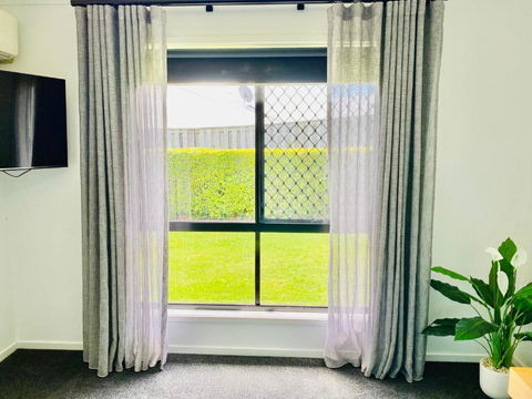 A Peaceful Private Home Away From Home In Pacific Pines - Taree Accommodation 3