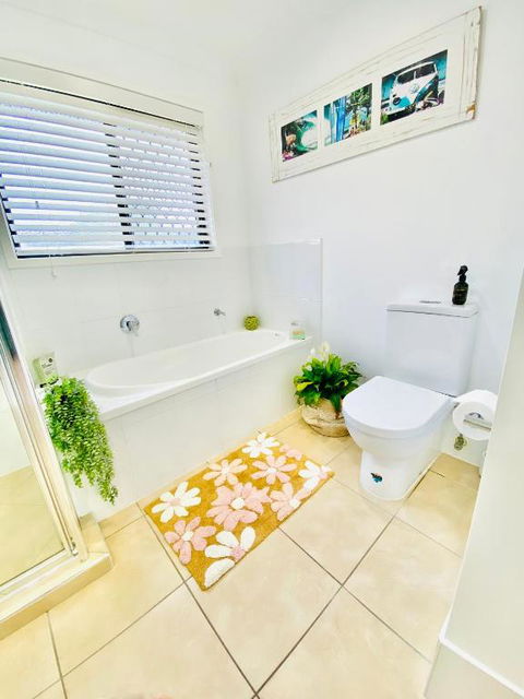 A Peaceful Private Home Away From Home In Pacific Pines - Taree Accommodation 4