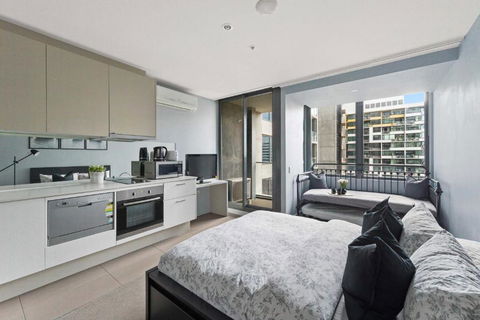 A Stylish Studio Right Next To Southern Cross - Taree Accommodation 0