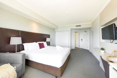 A Waterview Oasis On The Esplanade With Pool - Taree Accommodation 1