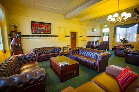 Abernethy House - Taree Accommodation 1