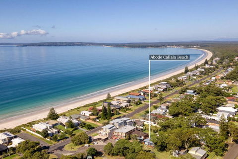 Abode Callala Beach Jervis Bay - 100m To Beach! - Taree Accommodation 1