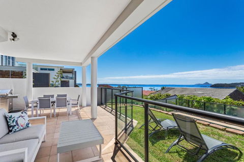 Above And Beyond - Beautiful Home With Heated Pool And Views - Taree Accommodation 2