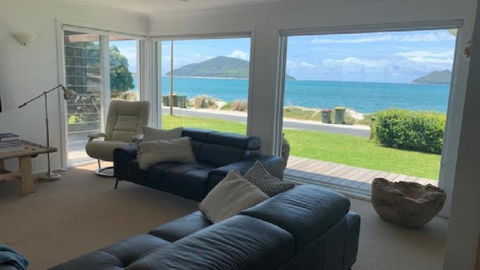 Absolute Beach Front - Taree Accommodation 2