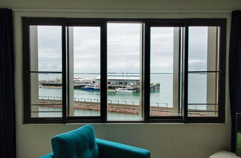 Absolute Waterfront Darwin - 1 Bedroom Apartments Over The Water - Taree Accommodation 2