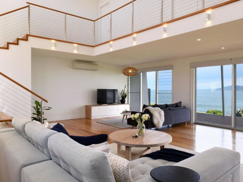 Absolute Waterfront - Taree Accommodation 0