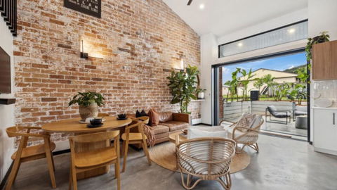 Accessible With Style! Sleeps 4, Pet - Friendly - Taree Accommodation 0