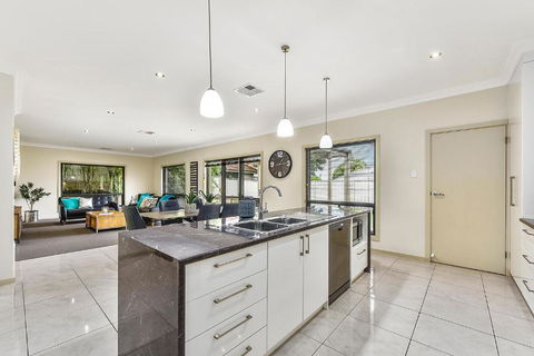 Accommodation On Lansell 1 Being Unit 1 Of 6 Lansell Street - Taree Accommodation 0