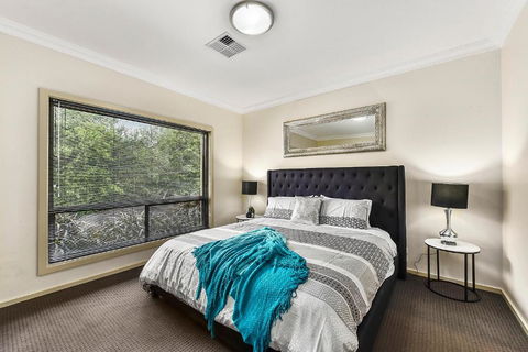 Accommodation On Lansell 1 Being Unit 1 Of 6 Lansell Street - Taree Accommodation 1