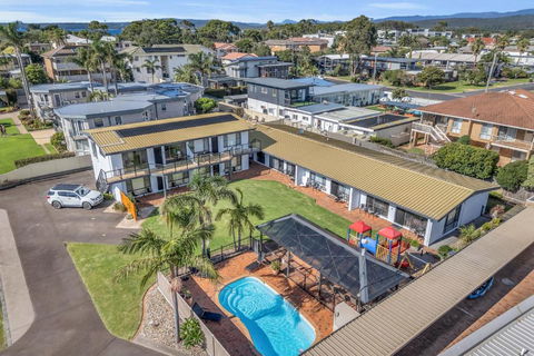 Admirals Lodge - Taree Accommodation 0