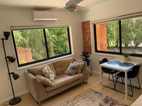 Adorable 1 Bedroom Private Apartment - Taree Accommodation 2