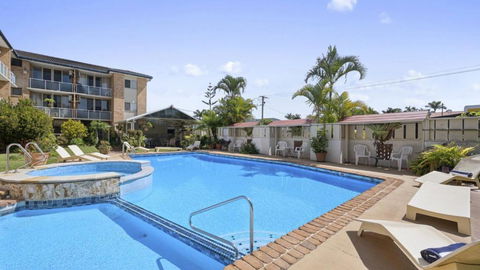Affordable, Pool, Spa, Beach, Sleeps 5 - Taree Accommodation 0