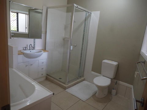 Accommodation On Westlake Mount Ommaney - Taree Accommodation 3