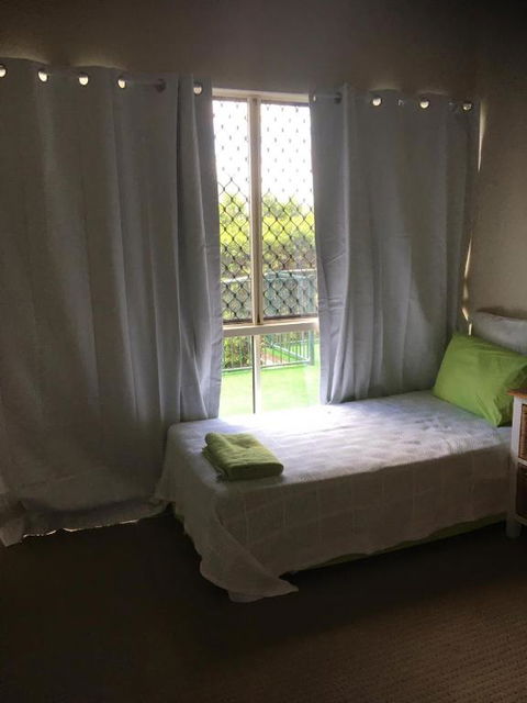 Accommodation On Westlake Mount Ommaney - Taree Accommodation 2