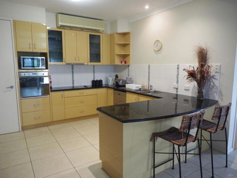 Accommodation On Westlake Mount Ommaney - Taree Accommodation 1