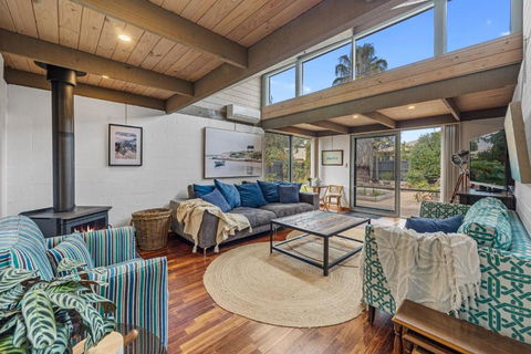 A Sand And Sea Retreat - 150m From Beach, Pet Friendly - Taree Accommodation 0
