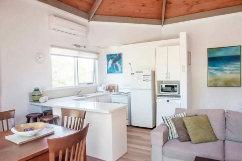 Aireys Inlet Getaway - Taree Accommodation 2