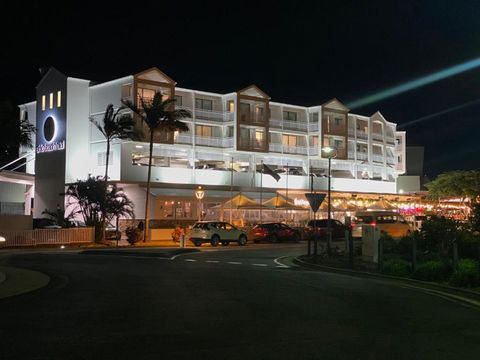 Airlie Beach Hotel - Taree Accommodation 1