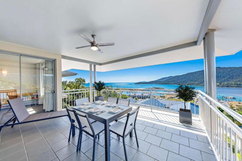Airlie Beach Ocean Views & Resort Living @ 231 - Taree Accommodation 0