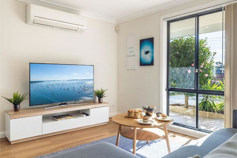 Akoya House 122 Tomaree Rd Pet Friendly Linen Air Conditioning WiFi And Boat Parking - Taree Accommodation 3