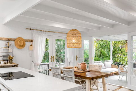 Alabaster Byron - Taree Accommodation 2