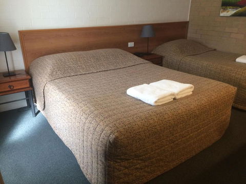 Alexander Motor Inn - Taree Accommodation 0