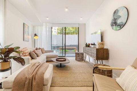 Alexandra Elegance - Riverside Living In Style - Taree Accommodation 0
