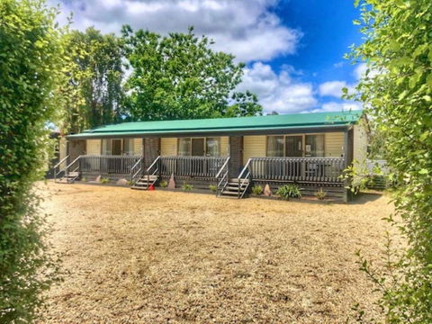 Alexandra Parklife Studio 5 - Taree Accommodation 0