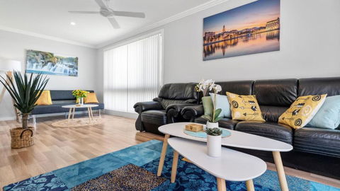 Alka Beach House - Taree Accommodation 1