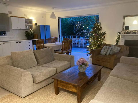 Alkira House Freshwater Beach 5 Mins To Manly - Taree Accommodation 2