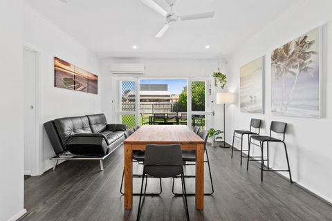 All Beached Out - 8 Guests, Cental, 450m To Beach! - Taree Accommodation 0