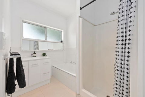 All Beached Out - 8 Guests, Cental, 450m To Beach! - Taree Accommodation 1