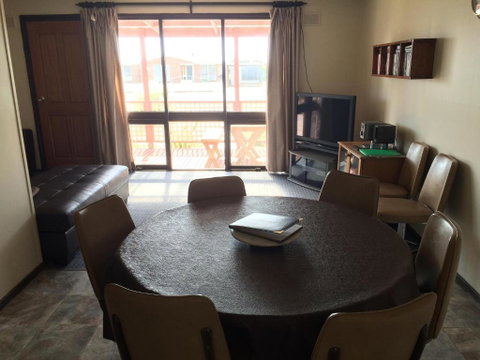All Decked Out In Edithburgh - Taree Accommodation 3