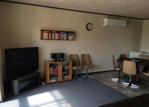 All Decked Out In Edithburgh - Taree Accommodation 4