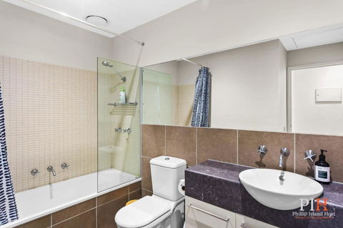 All The Views 2 Bedroom App San Remo - Taree Accommodation 3