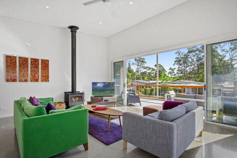 Allawah Beach House - Taree Accommodation 2