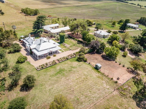 Alloway Bank - Taree Accommodation 1