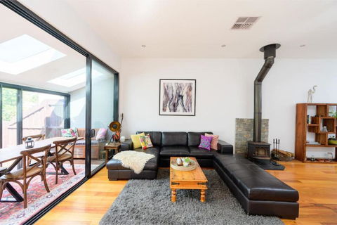 Alma, Art Deco Home In Caufield North - Taree Accommodation 3
