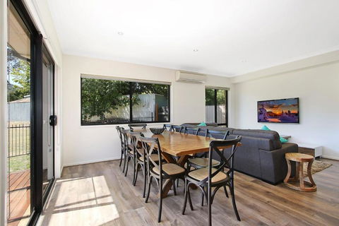 Alpine Knights Stylish Luxury - Taree Accommodation 4