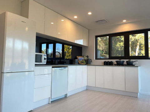 Altura Apartment Bright - Taree Accommodation 3