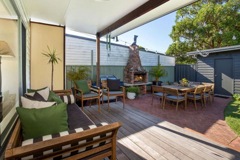Amaroo - Pet Friendly - 2 Mins Walk To Beach - Outdoor Fireplace - Taree Accommodation 0