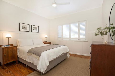 Amaroo - Pet Friendly - 2 Mins Walk To Beach - Outdoor Fireplace - Taree Accommodation 3